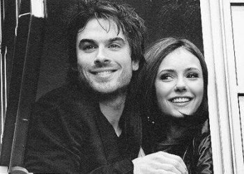 Aadat Si Ho Gayee Hai