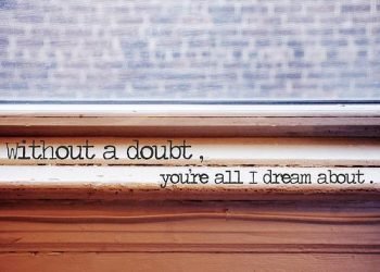 Tumhi ko chahtey rehna acha lagta hai..