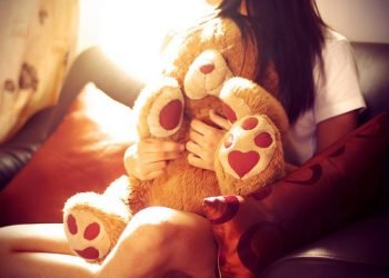 AA JAAN AAJ BAHO ME LE KAR SARE GUMO KO BHULA DE MERE